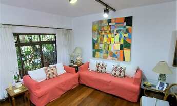 Imagem 2: 3 dormitórios, 1 suítes, 2 banheiro, 3 vagas na garagem, 224M² de Área Construída