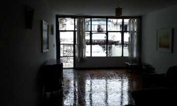 Imagem 4: 3 dormitórios, 1 suítes, 4 banheiro, 2 vagas na garagem, 180M² de Área Construída