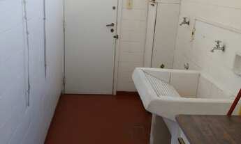 Imagem 2: 3 dormitórios, 3 banheiro, 2 vagas na garagem, 196M² de Área Construída