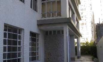 Imagem 4: 3 dormitórios, 3 suíte, 5 banheiro, 4 vagas na garagem, 220M² de Área Construída