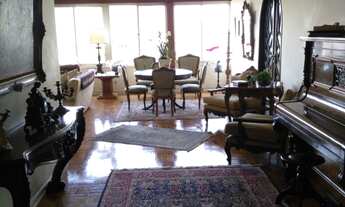 Imagem 2: 3 dormitórios, 3 suíte, 5 banheiro, 2 vagas na garagem, 214M² de Área Construída