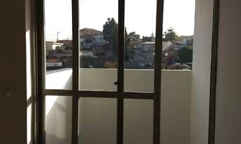 Imagem 2: 2 dormitórios, 1 banheiros, 1 vaga na garagem, 64M² de Área Construída