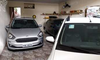 Imagem 4: 3 dormitórios, 1 suítes, 2 banheiro, 2 vagas na garagem, 220M² de Área Construída