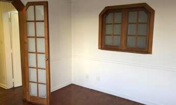 Imagem 2: 4 dormitórios, 2 suíte, 3 banheiro, 2 vagas na garagem, 170M² de Área Construída