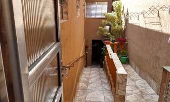 Imagem 6: 3 dormitórios, 1 suítes, 2 banheiro, 2 vagas na garagem, 220M² de Área Construída