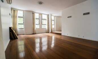 Imagem: 5 dormitórios, 4 suíte, 2 vagas na garagem