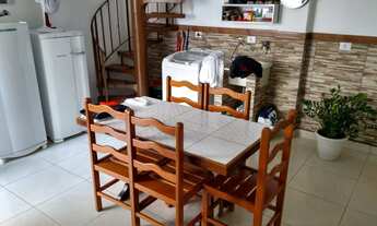 Imagem 2: 3 dormitórios, 1 suítes, 2 banheiro, 2 vagas na garagem, 220M² de Área Construída