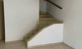 Imagem 2: 3 dormitórios, 1 banheiros, 1 vaga na garagem, 130M² de Área Construída