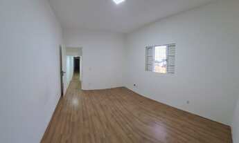 Imagem 2: 4 dormitórios, 1 suítes, 1 banheiros, 2 vagas na garagem, 200M² de Área Construída