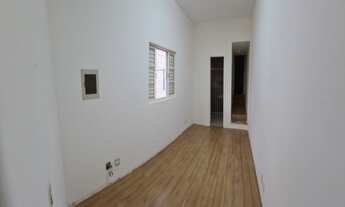 Imagem 4: 4 dormitórios, 1 suítes, 1 banheiros, 2 vagas na garagem, 200M² de Área Construída