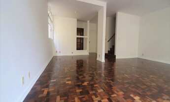 Imagem 5: 3 dormitórios, 1 suítes, 1 banheiros, 3 vagas na garagem, 230M² de Área Construída