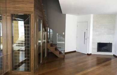 Imagem 2: 3 dormitórios, 3 suíte, 4 banheiro, 3 vagas na garagem, 210M² de Área Construída