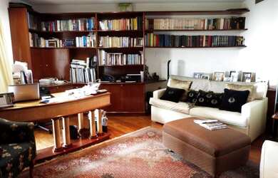 Imagem 4: 4 dormitórios, 4 suíte, 7 banheiro, 4 vagas na garagem, 400M² de Área Construída