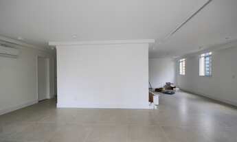 Imagem 2: 3 dormitórios, 3 suíte, 4 banheiro, 2 vagas na garagem, 258M² de Área Construída