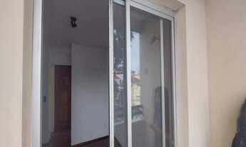 Imagem 2: 3 dormitórios, 1 suítes, 2 banheiro, 2 vagas na garagem, 75M² de Área Construída