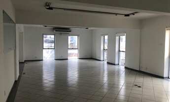 Imagem: 2 banheiro, 2 vagas na garagem, 165M² de