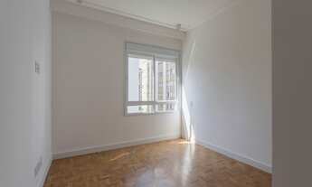 Imagem 7: 3 dormitórios, 1 suítes, 3 banheiro, 2 vagas na garagem, 209M² de Área Construída