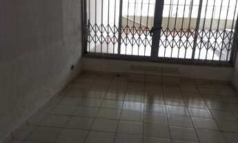 Imagem: 3 dormitórios, 1 banheiros, 2 vagas na