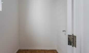 Imagem 3: 3 dormitórios, 1 suítes, 3 banheiro, 2 vagas na garagem, 209M² de Área Construída