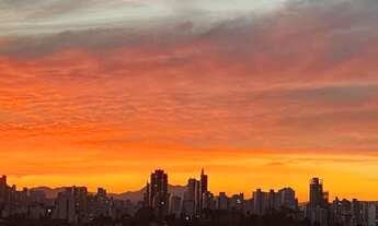 Imagem 4: 1 dormitório, 1 suítes, 2 banheiro, 2 vagas na garagem, 83M² de Área Construída