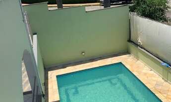 Imagem 2: 4 dormitórios, 1 suítes, 4 banheiro, 6 vagas na garagem