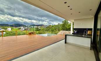 Imagem 7: Locação e Venda !! Casa NOVA com elevador no Condomínio Vale das Águas com VISTA ESPETACUL