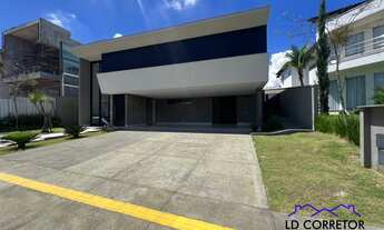 Imagem 3: Seu Novo Lar no Alphaville Flamboyant - Sobrado de Alto Padrão com 5 Suítes - Piscina e El