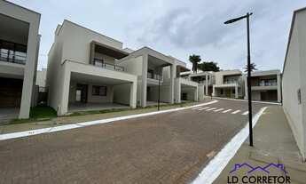 Imagem: Imperdível Casa em Condomínio à venda