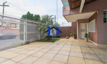 Imagem: Sobrado Sofisticado e Espaçoso à Venda