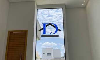 Imagem 3: Casa Térrea de Alto Padrão em Condomínio Fechado - 3 Suítes, Piscina Gourmet, Senador Cane