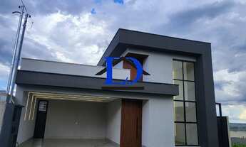 Imagem: Casa térrea de alto padrão com piscina