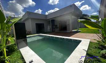 Imagem 5: Casa com 3 quartos projeto moderno com quintal pela lateral e fundo com piscina e área gou