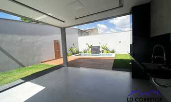 Imagem 6: Casa com 3 quartos projeto moderno com quintal pela lateral e fundo com piscina e área gou