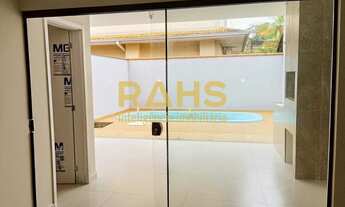 Imagem 6: Sobrado Geminado Novo com ótimo padrão de acabamento e piscina instalada no bairro Iririú