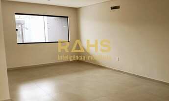 Imagem 3: Sobrado Geminado Novo com ótimo padrão de acabamento e piscina instalada no bairro Iririú