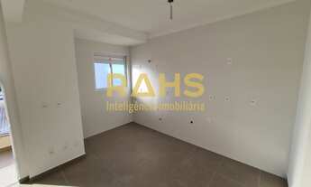 Imagem 7: Apartamento de 2 quartos, sendo 1 suíte, com sacada com churrasqueira no bairro Bucarein p