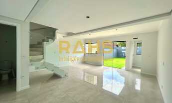 Imagem 5: Sobrado geminado com 3 quartos, sendo 1 suíte, no bairro Glória, com churrasqueira e amplo