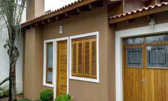 Imagem 2: 3 dormitórios, 1 suítes, 2 banheiro, 2 vagas na garagem, 180M² de Área Construída