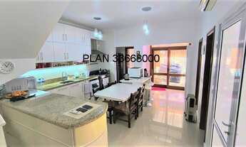 Imagem 4: 4 dormitórios, 2 suíte, 3 banheiro, 3 vagas na garagem, 210M² de Área Construída