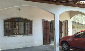 Imagem: 3 dormitórios, 2 banheiro, 2 vagas na garagem