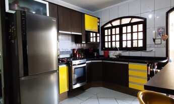 Imagem 2: 2 dormitórios, 2 banheiro, 2 vagas na garagem, 147M² de Área Construída