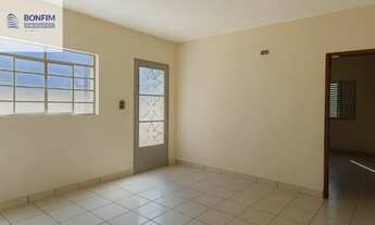 Imagem 2: 3 dormitórios, 1 suítes, 1 banheiros, 1 vaga na garagem, 105M² de Área Construída