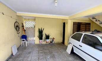 Imagem: 3 dormitórios, 2 banheiro, 2 vagas na garagem