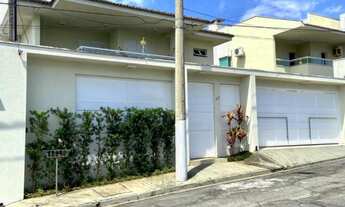 Imagem: 4 dormitórios, 2 suíte, 4 banheiro, 4