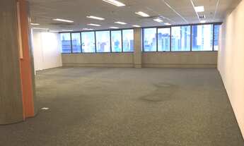 Imagem 3: Sala para locação no Centro de Campinas, 416m², ar condicionado central, 4 banheiros, copa