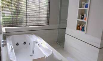 Imagem 5: Casa à venda no Alphaville Campinas, 4 suítes (1 master com varanda), piscina e espaço gou