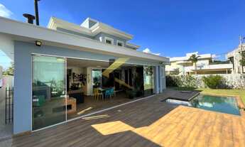 Imagem 4: Casa encantadora à venda no Swiss Park, 3 suítes com closet e varanda, garagem para 6 carr