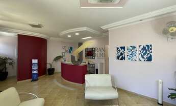 Imagem 2: Casa comercial à venda próxima da Av. Alberto Sarmento, com 5 salas e garagem para vários