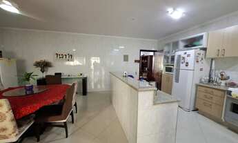 Imagem 3: Sobrado à venda no Jardim Leocádia, em Sorocaba-SP