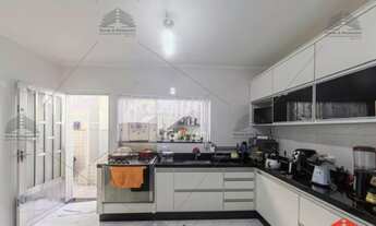 Imagem 4: Sobrado de 210 m² a venda no São Lucas, com 3 dormitórios, sendo 1 suíte, 3 banheiros, coz